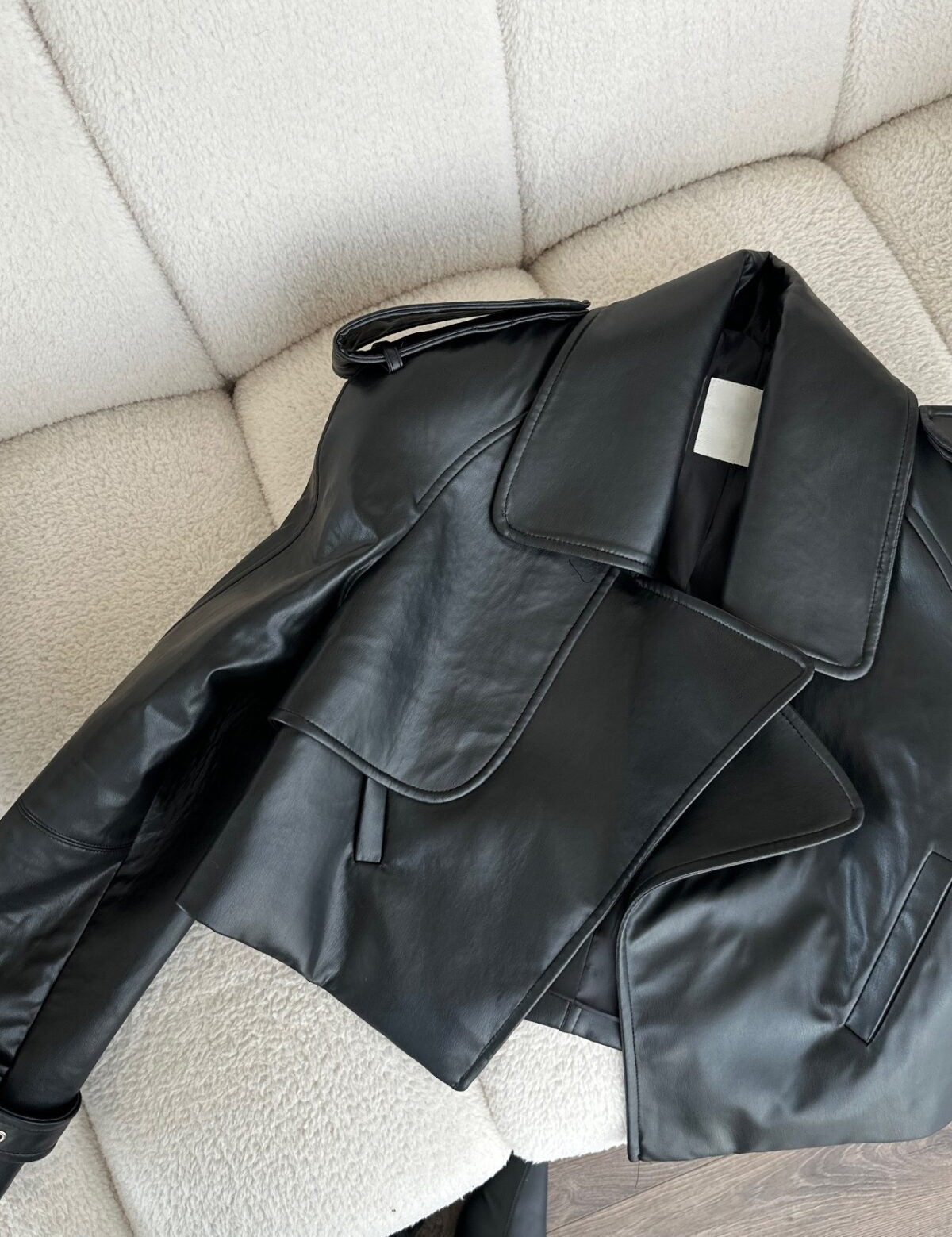 Oversized Black Faux Leather Jacket – Fashion-Forward Street Style Outerwear

Upgrade your wardrobe with this oversized black faux leather jacket. Perfect for layering with a chic, edgy vibe. Designed for comfort and style.