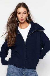 Navy Ribbed Knit Zip-Up Sweater | Women’s Casual Knitwear

Shop this cozy navy ribbed knit zip-up sweater for effortless style and comfort. Perfect for layering or wearing solo. Relaxed fit and premium texture.