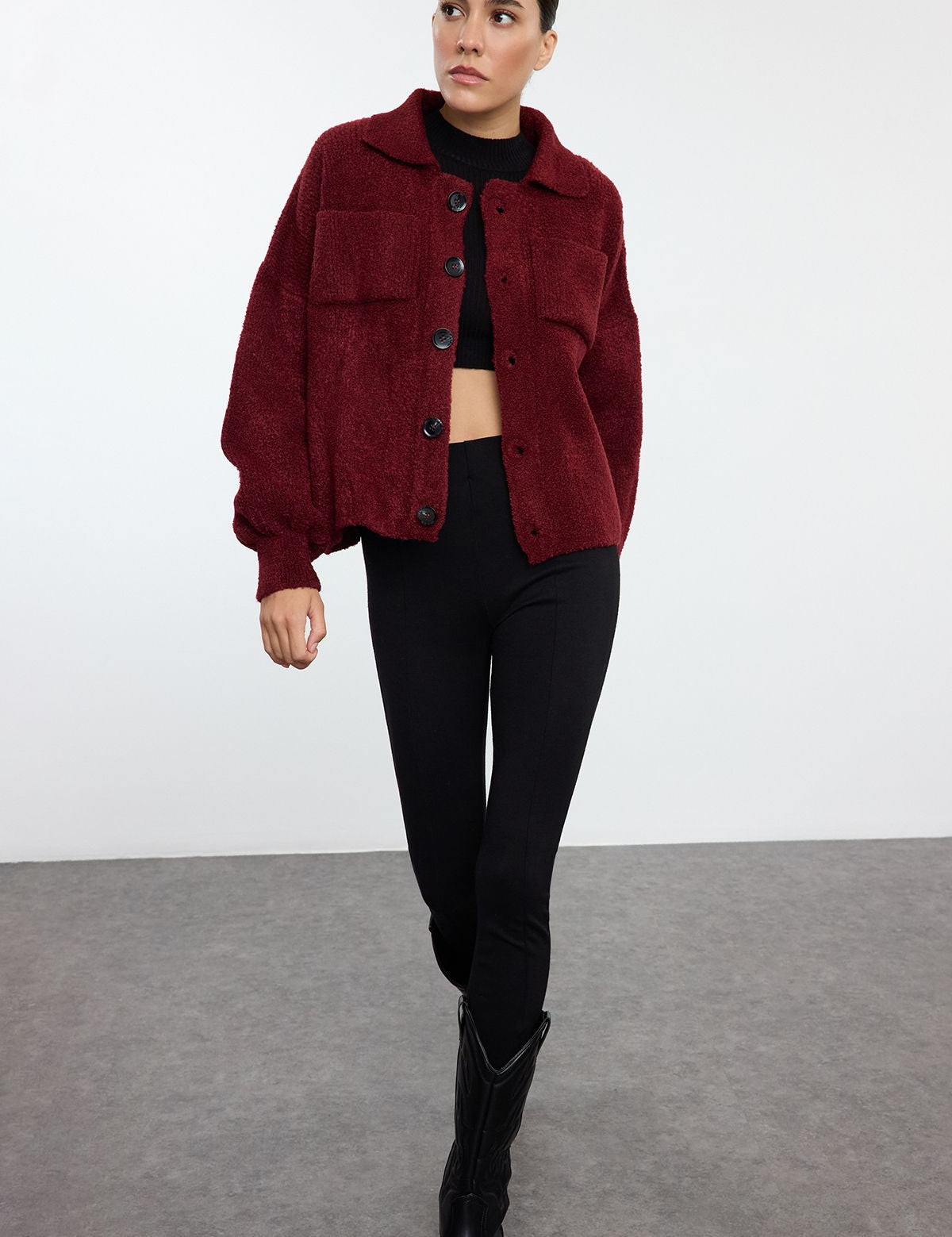 Burgundy textured women’s jacket
	•	Button-up cozy outerwear for women
	•	Women’s relaxed-fit winter jacket
	•	Stylish burgundy jacket for fall and winter
	•	Soft textured outerwear with oversized buttons
	•	Versatile women’s jacket for casual and formal outfits
	•	Warm and trendy women’s winter jacket