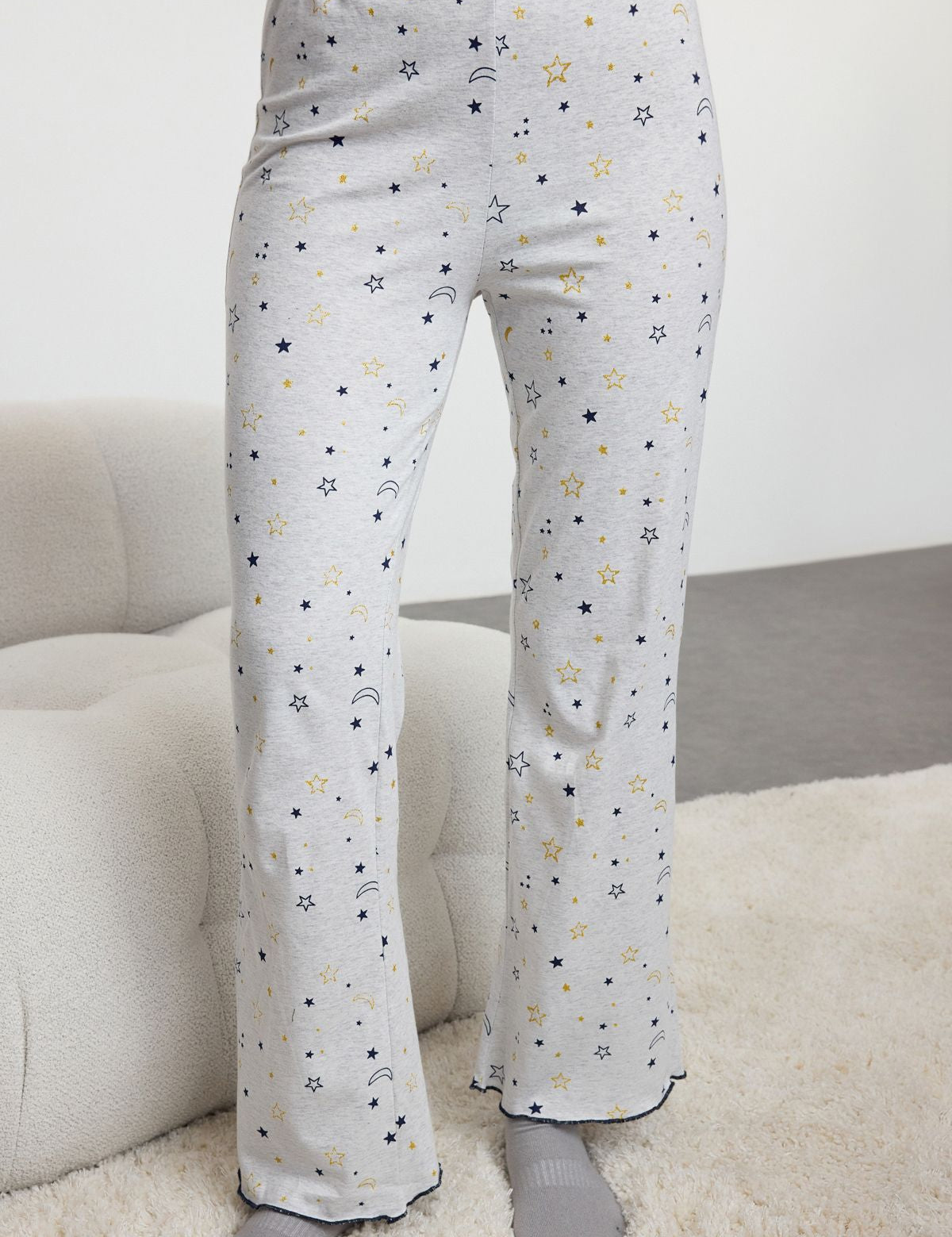 Celestial pajama set for women
	•	Women’s moon and star print sleepwear
	•	Comfortable two-piece lounge set
	•	Long-sleeve top with star-print pajama pants
	•	Relaxed-fit celestial pajamas
	•	Cozy loungewear for women’s nights in
	•	Lightweight pajama set with soft fabric
	•	Women’s winter sleepwear outfit
	•	Stylish two-piece sleepwear gift idea
	•	Pajama set for lounging and bedtime