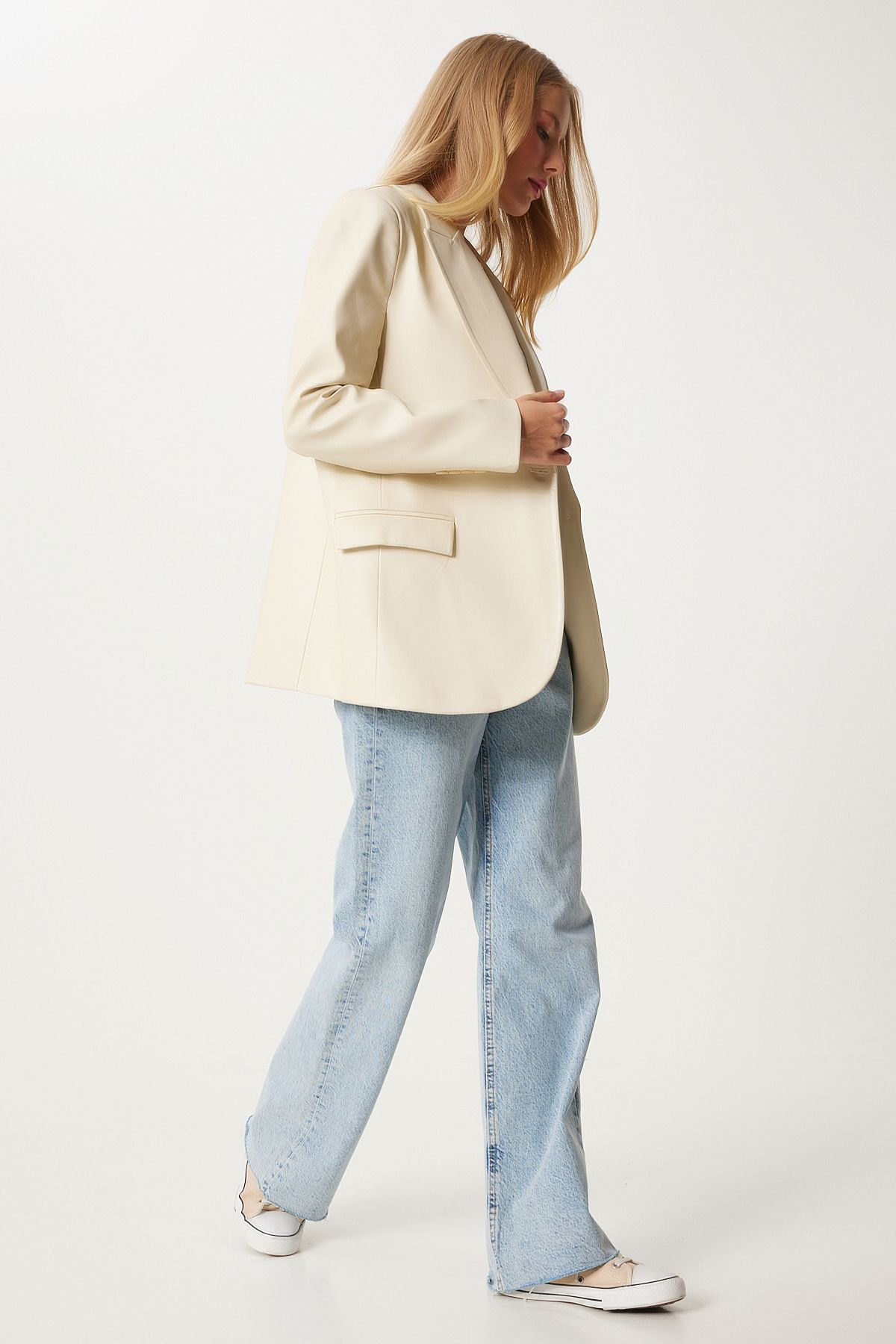 Women’s Cream Tailored Blazer | Classic Single-Breasted Jacket