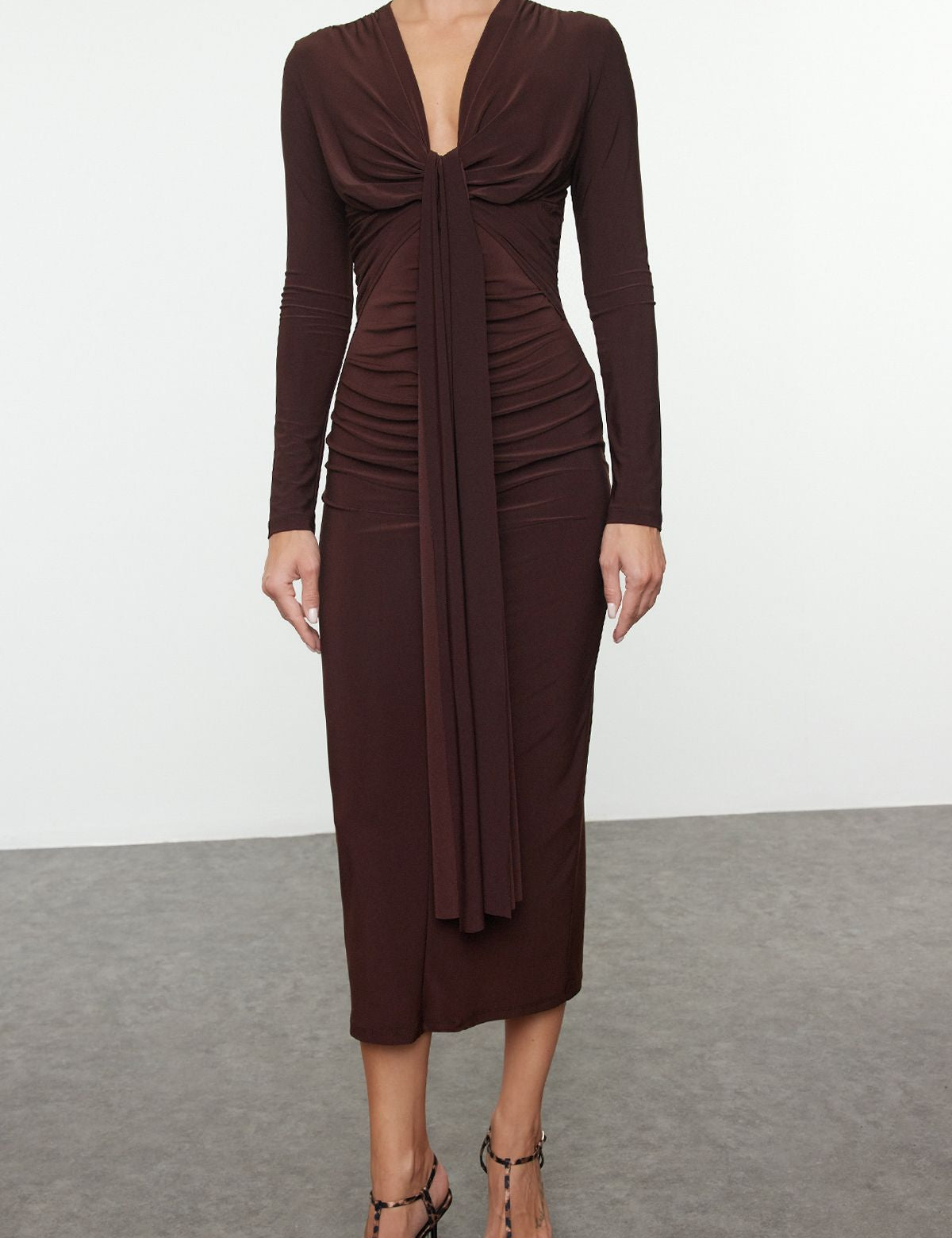 Women’s Long-Sleeve Draped Brown Midi Dress – Elegant Bodycon Fit