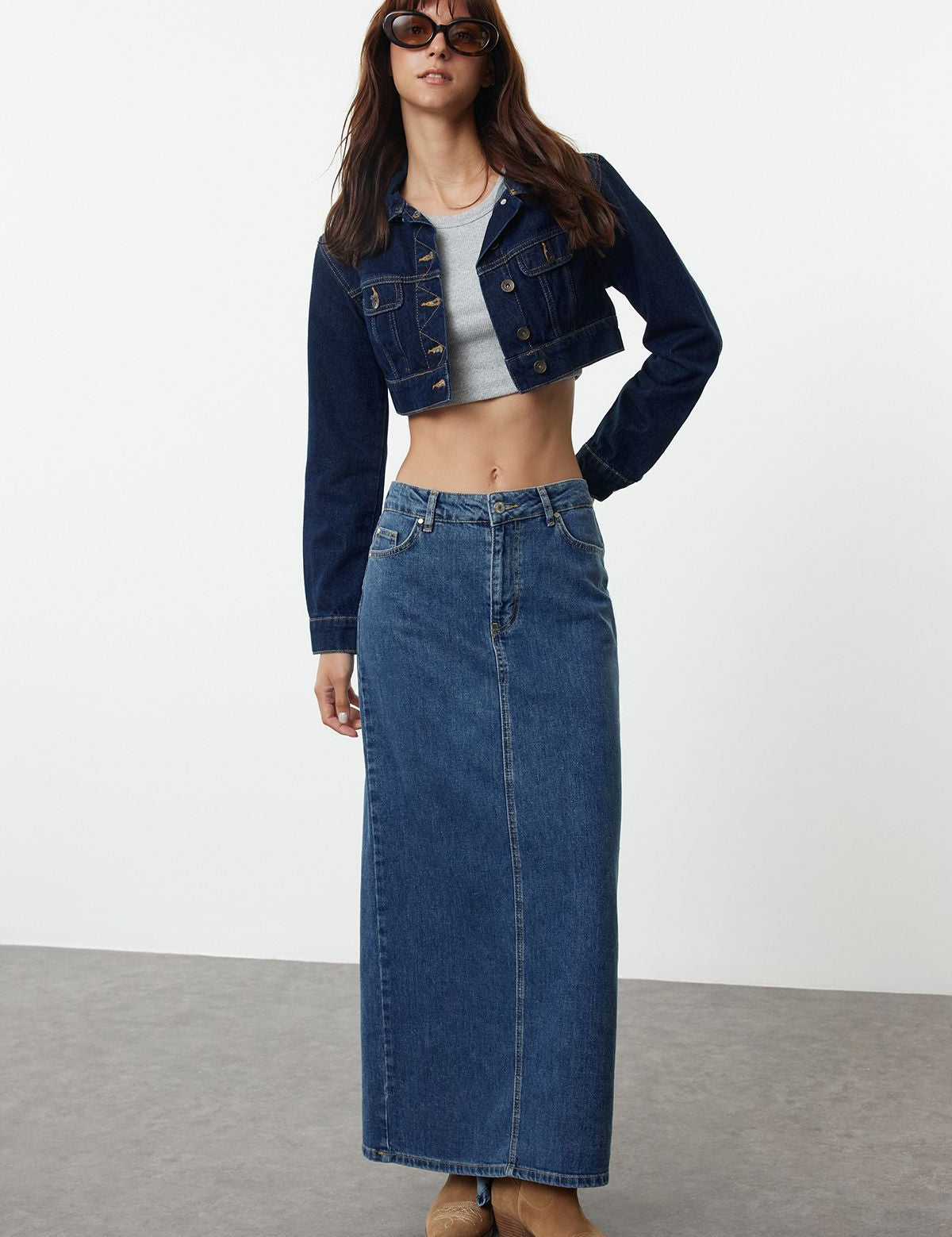 denim maxi skirt, high-waisted denim skirt, flared denim skirt, long denim skirt, women’s blue jean skirt, casual denim maxi, versatile maxi skirt, trendy denim skirt, vintage-inspired denim, denim skirt for fall