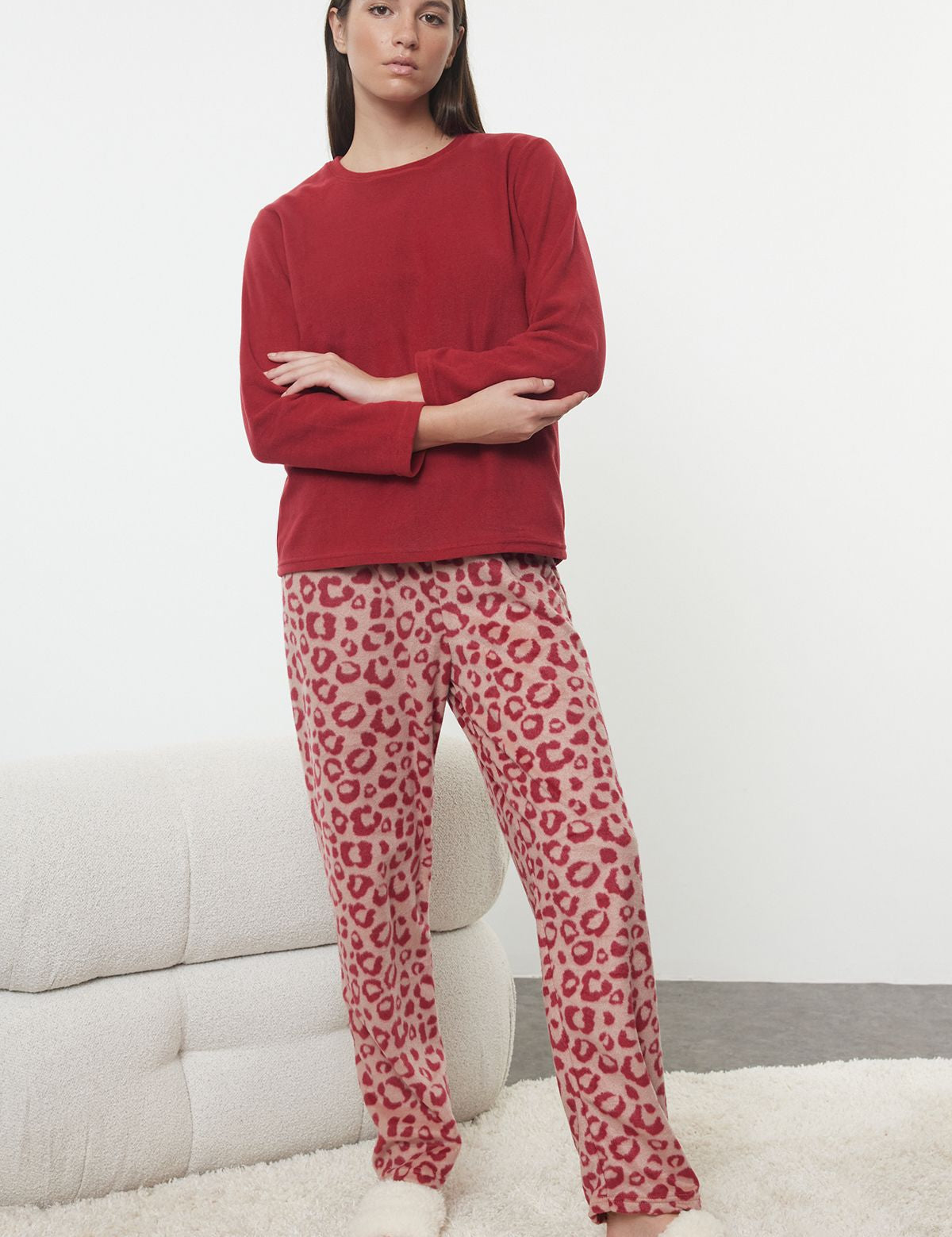 Red leopard print pajama set
	•	Cozy women’s fleece loungewear
	•	Winter sleepwear for women
	•	Women’s leopard print pajamas
	•	Warm fleece two-piece pajama set
	•	Stylish winter lounge wear for women
	•	Soft and cozy pajama gift set
	•	Trendy women’s leopard print pants
	•	Comfortable loungewear for home
	•	Warm pajamas for cold nights