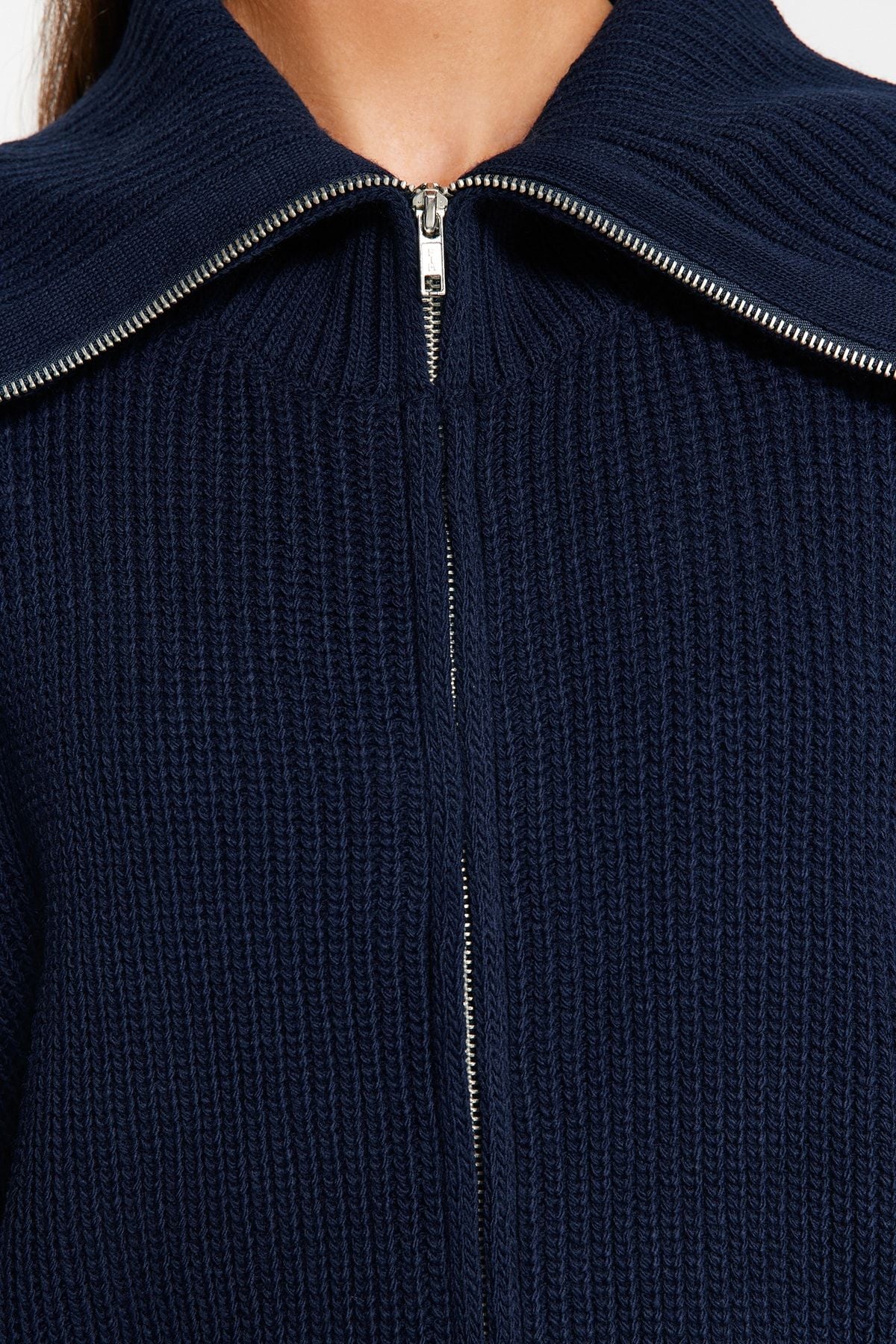 Cozy Navy Ribbed Knit Zip-Up Sweater - Perfect for Casual and Layered Looks