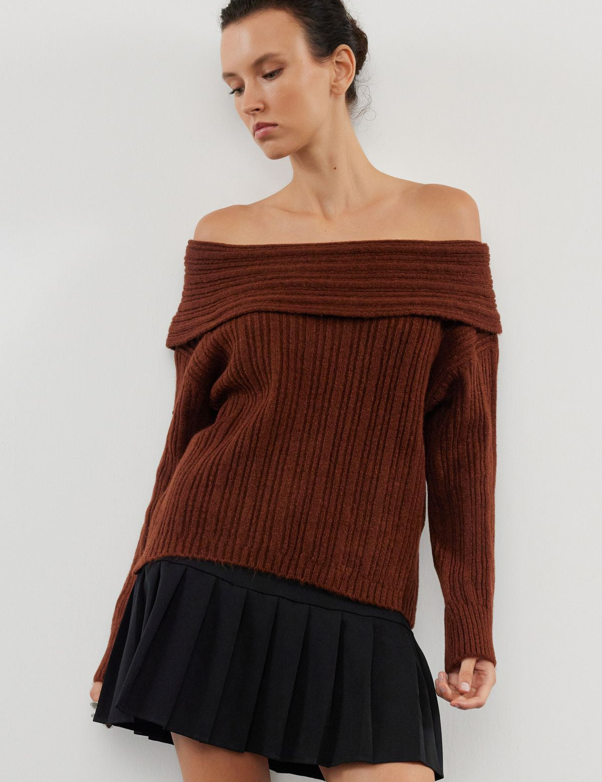 Women's Off-Shoulder Brown Knit Sweater - Elegant Ribbed Design