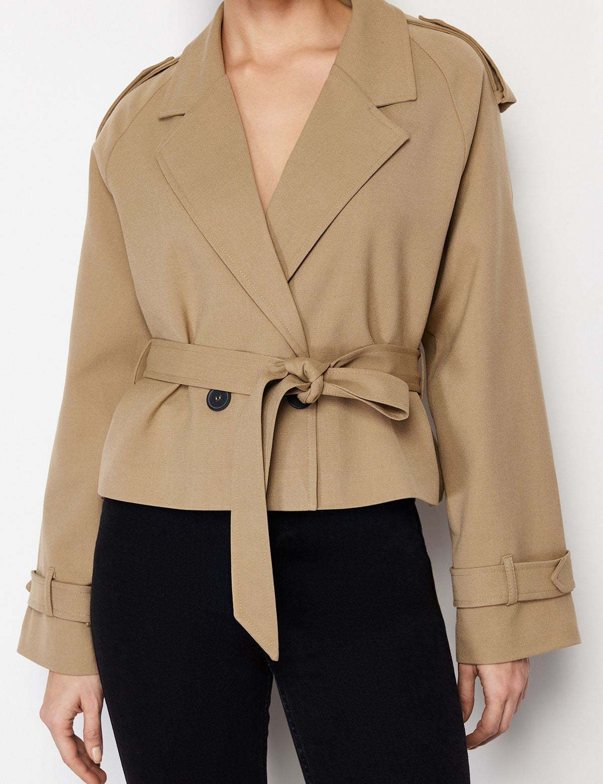  Cropped belted trench jacket
• Women’s camel trench jacket
• Tailored outerwear for women
• Camel color trench coat
• Lightweight women’s jacket
• Versatile trench jacket
• Fall fashion jackets for women