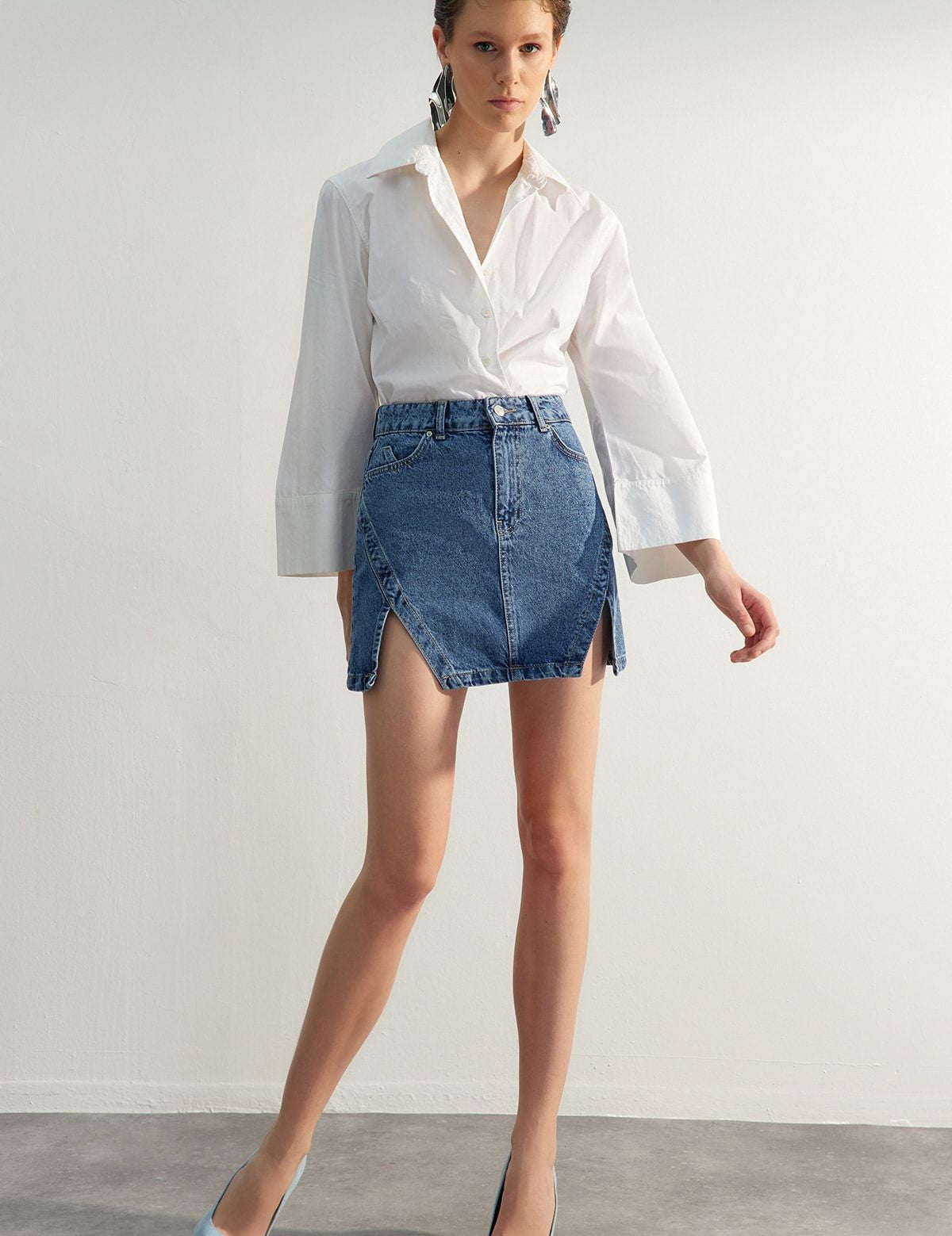 High-Waisted Denim Mini Skirt | Women’s Vintage Split Hem Jean Skirt