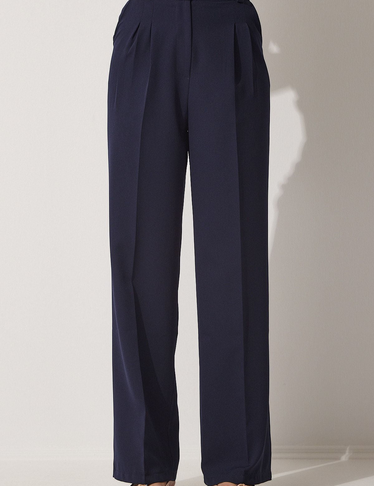 Women’s High-Waisted Wide-Leg Pleated Trousers