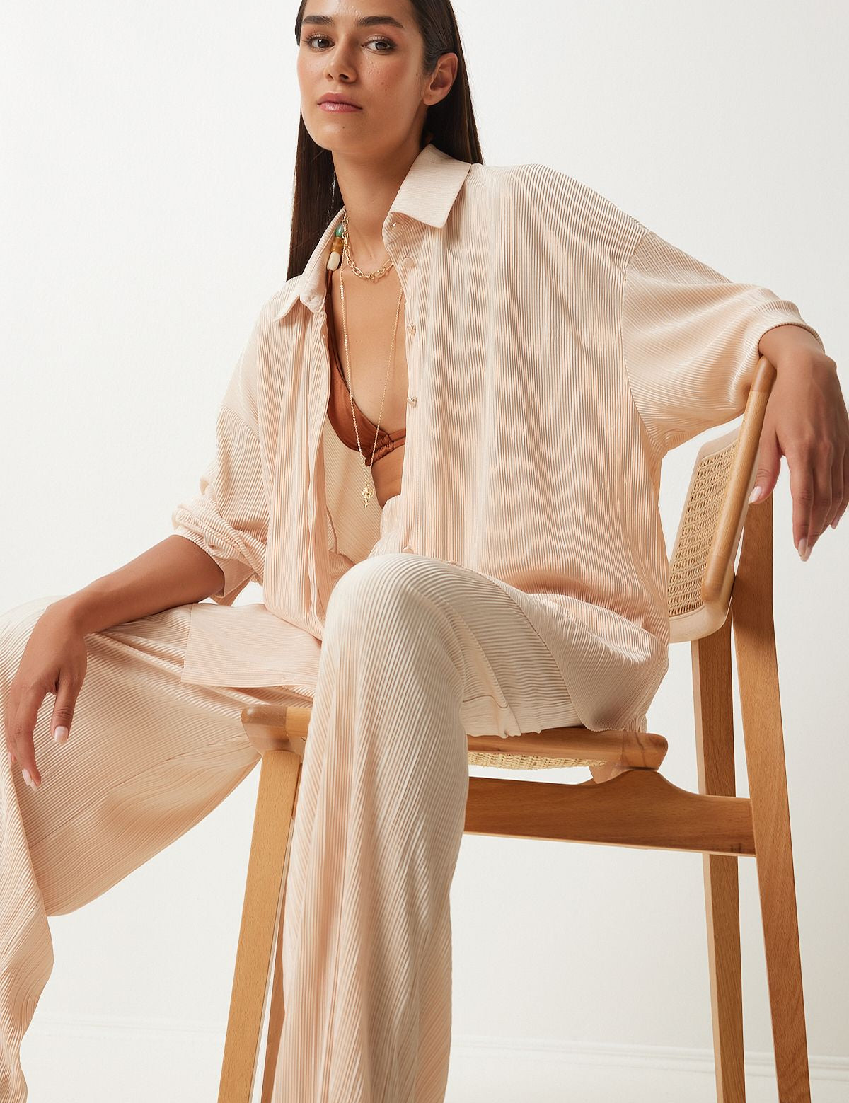 
Discover our Chic Cream Oversized Button-Up Shirt and Wide-Leg Trousers Set. Perfect for casual outings and stylish lounging, this versatile and comfortable ensemble adds effortless elegance to your wardrobe. Shop now at atikastyle 

	•	Cream oversized shirt set
	•	Button-up shirt and trousers
	•	Wide-leg trousers set
	•	Women’s casual wear
	•	Chic cream outfit
	•	Relaxed fit shirt
	•	Stylish loungewear
	•	Modern casual fashion
	•	Comfortable women’s set
	•	Cream two-piece set
